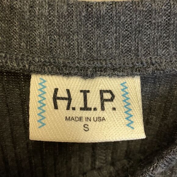 H.I.P. (Happening In The Present) Tilly’s NWTs Gray Knit Skater Mini Skirt Sz S - Picture 5 of 9